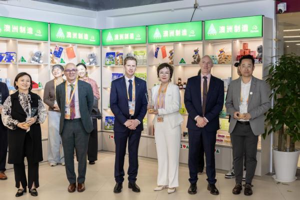 澳药集团闪耀2025进博会 全链创新实力获央视《强国智造》独家专访 