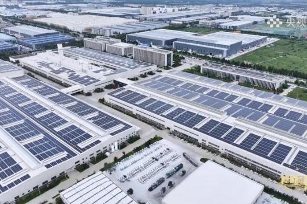 央媒探厂淮海超级工厂，以智造实力引领篷车产业价值升级 