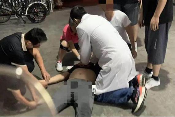 安保医疗AED助力“百千万工程”，成功挽救球友生命！ 