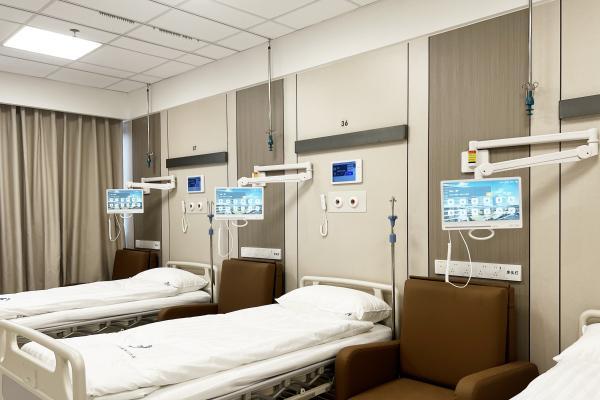 国产化智慧病房新范例：开源鸿蒙落地重庆两江新区人民医院 