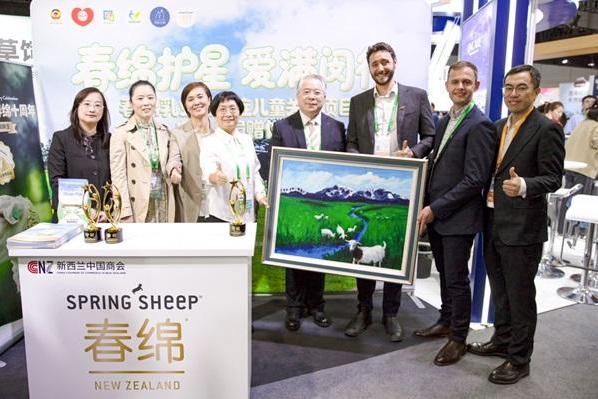 春绵乳业向上海闵行捐赠绵羊乳粉 共同关爱“星星的孩子” 