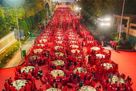 鞋业界第一个万人家宴，意尔康诠释何为“企业温度”