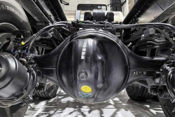 不玩虚的！东风天龙GX智能干线牵引车助新手秒变老司机 