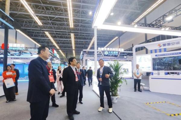 双榜第二 | 中科星图亮相第二届中国测绘地理信息大会，地理信息&低空经济创新成果破圈