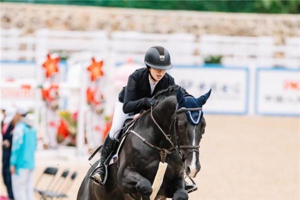 全运会 | 河北队刷新全运会马术参赛历史，王韫婧勇夺全运会马术个人赛银牌 