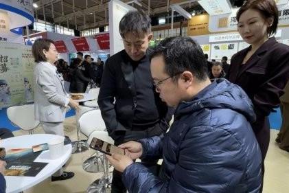 从 “伤身的对手” 到“养身的朋友”，葵花酒业问东方酒凭什么成南京药交会跨界爆款？