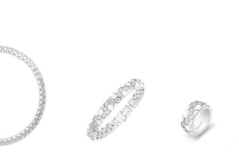 于适饰以CHAUMET登上《ELLE》12月刊闭年刊 以“蜂格”诠释真我光芒，共筑联结凝聚力量 