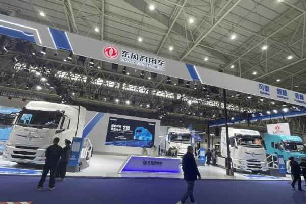 技术路线全覆盖，混动重卡双车出击，东风商用车如何定义绿色未来？ 