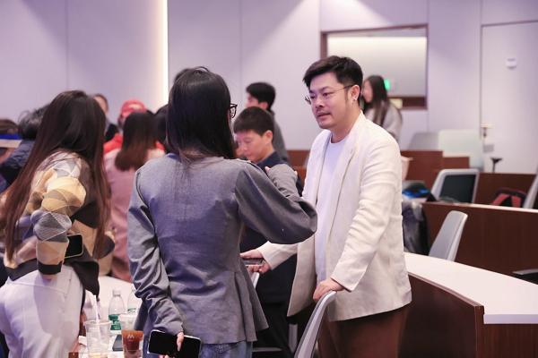 HiWork亮相清华创协扬帆Voyage“出海东南亚”主题论坛，分享HiWork出海实战经验心得 