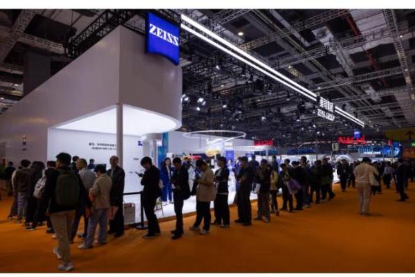 蔡司光学闪耀第八届进博会：创领“视”界前沿，共筑“睛”彩生态 