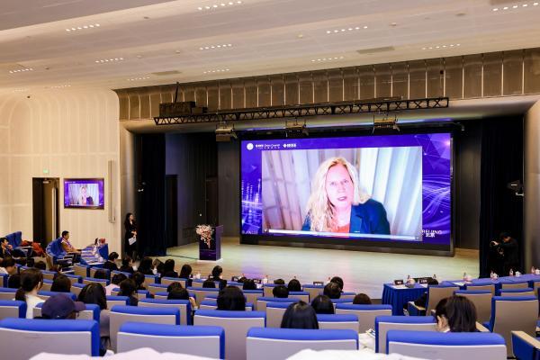 “破界与重构：AI 时代女性领导力的新范式革命”——2025 IEEE女工程师领导力论坛圆满闭幕 