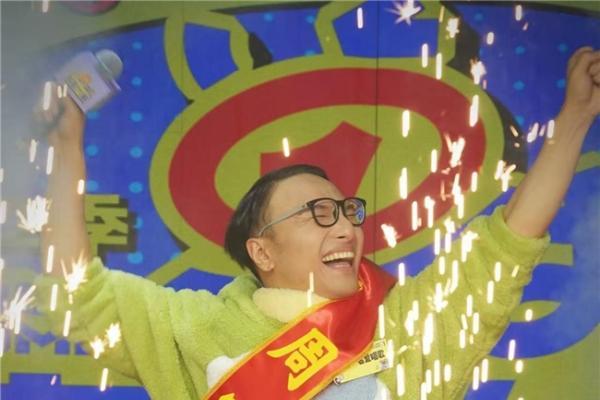 《单排喜剧大赛2》抖音首播炸场！全民造星引爆追综热潮