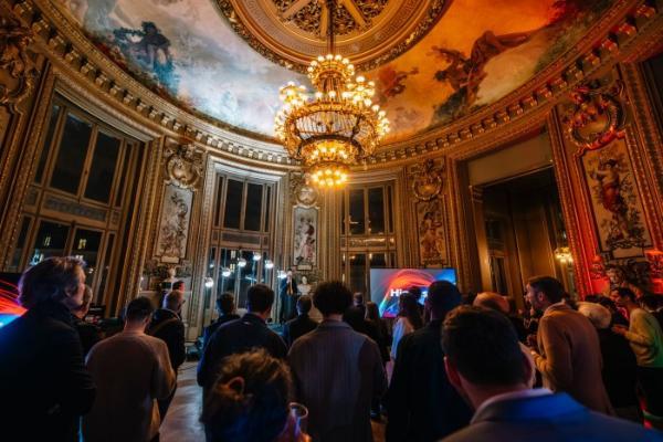 从巴黎歌剧院到家庭客厅，海信激光电视携手 DEVIALET 帝瓦雷开启“家庭影院新世代” 