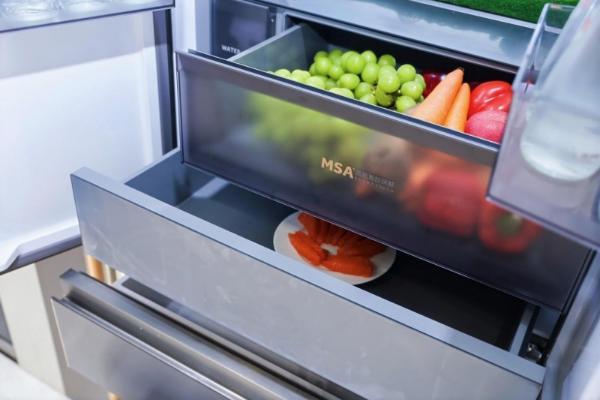 从控氧保鲜进入AI养鲜时代，为何卡萨帝冰箱再次领先？ 