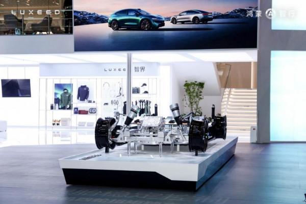 凭天赋 去颠覆，智界汽车亮相广州国际车展 解锁潮趣生活新体验 
