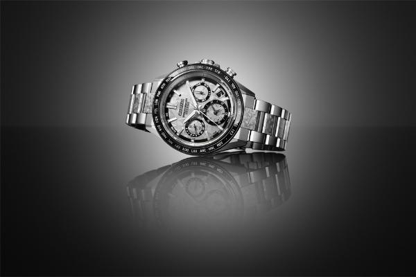 白金闪耀，绘腕间月辉 西铁城ATTESA系列再结晶钛新色工艺 