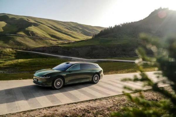 北汽新能源“一月一台阶”！十月销量冲上3万，用户思维迎来深度变现