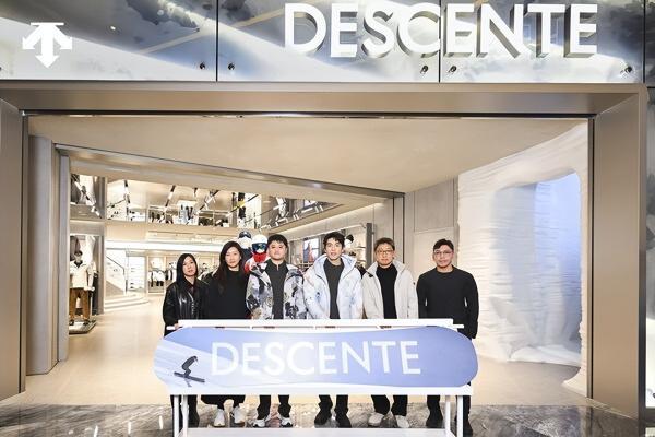 迪桑特「城市滑雪力练场」登陆北京三里屯太古里 携手游泳世界冠军孙佳俊共启雪季新章 