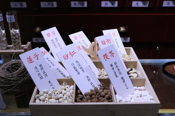 进博会上的草本创新：小主无湿轻、血气丹以现代科技诠释千年汉方智慧 