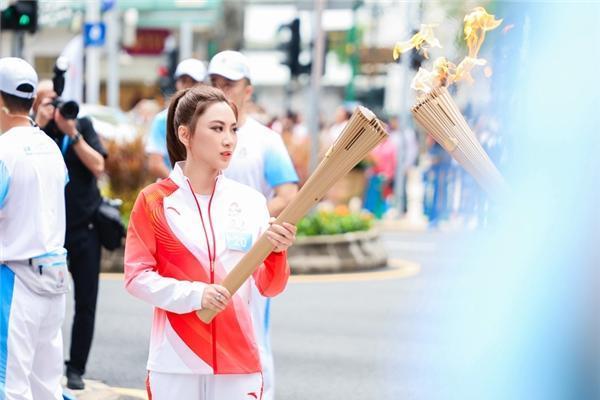 火炬手陈丹娜澳门站火炬传递 立白以“洁净之力”护航十五运会