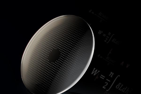 明月镜片的“中国答案”，让外资垄断高端市场成过去式？ 