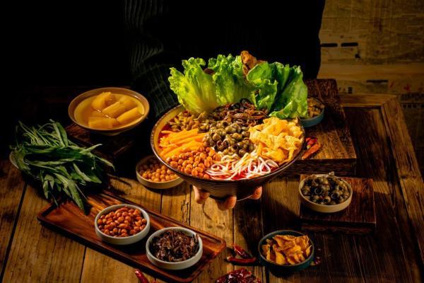 从街边烟火到非遗传奇：肥姨妈一碗粉的三十年匠心