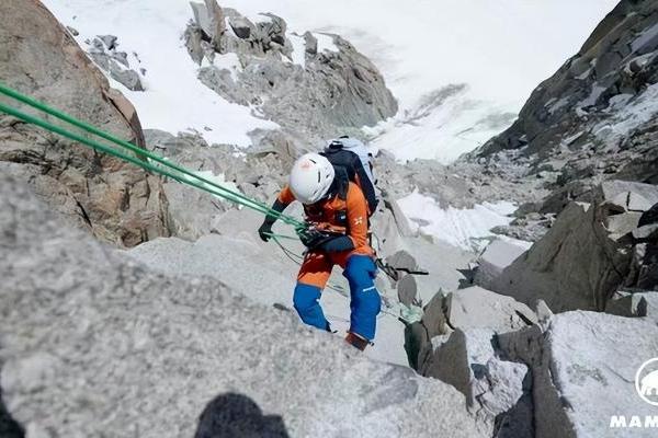 藏在霞慕尼风雪里的信任：一场逍何与艾格极限6代的巅峰之约 