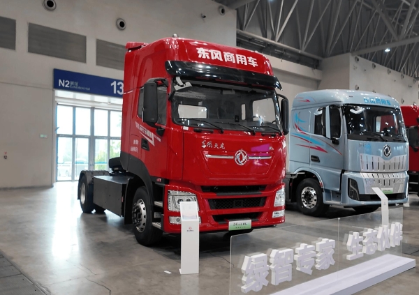 东风天龙KL港口集运纯电牵引车 深度定制破解运输痛点 