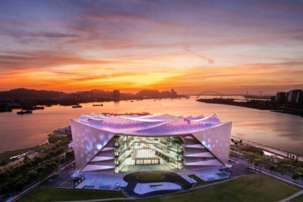 南沙地标+1！利亚德助力大湾区科学会堂全面亮相，点亮珠江科创夜 