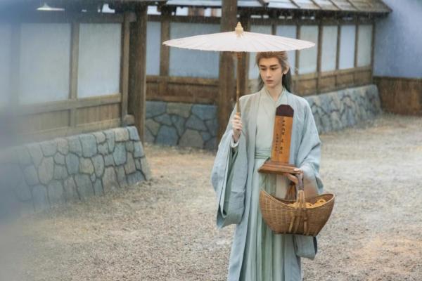 《长安二十四计》全球热播，成毅台词功底获刘奕君大赞 