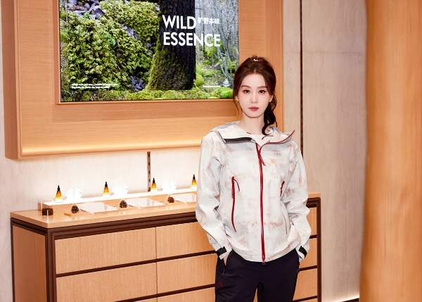 可隆KOLON KRAFT旗舰店启幕深圳万象城 品牌代言人刘诗诗现场首穿演绎「驭马迎风」新春限定系列 