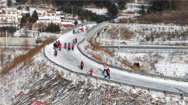 “中国体育彩票”2026年全国新年登高健身大会（黑龙江主会场）在海林市开赛 