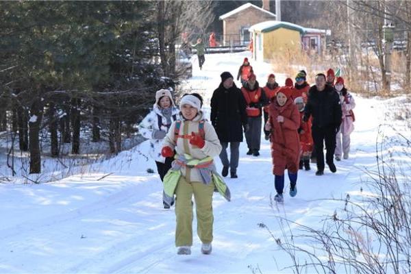 “中国体育彩票”2026年全国新年登高健身大会（黑龙江主会场）在海林市开赛 