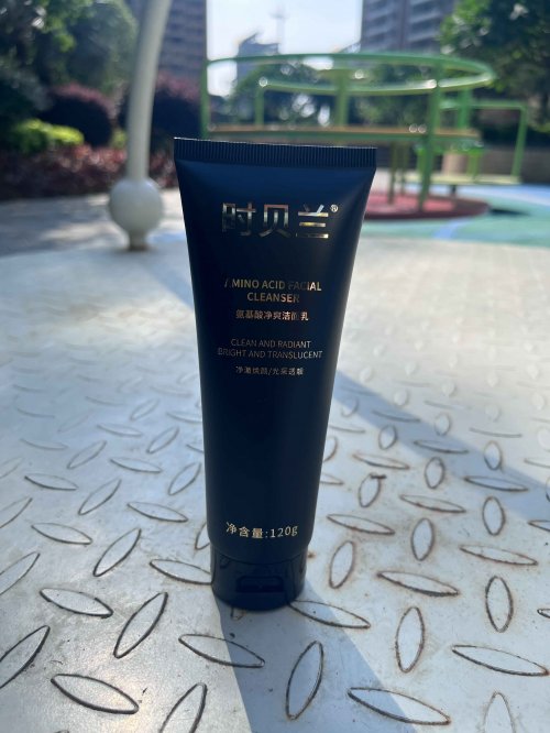 氨基酸洗面奶什么牌子好推荐，十大男士洗面奶排名：温和洁净控油祛痘 