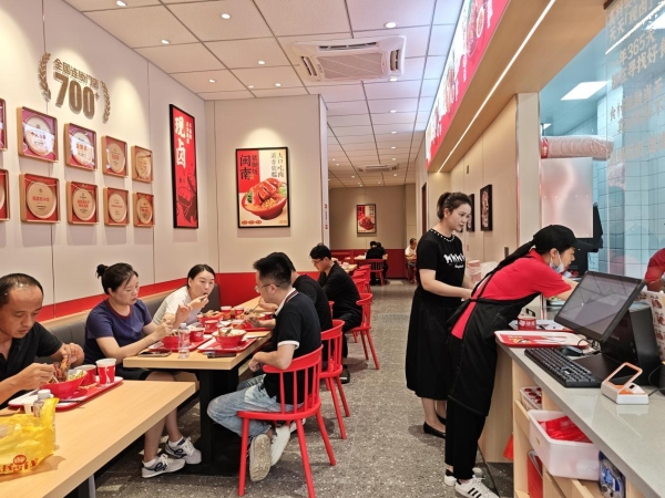 从厦门到全国：猪角猪脚饭大王的九年稳健扩张路 