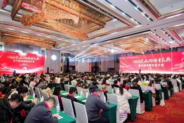 驭风而行 光启未来 全球首个“可电可氢”智能重卡平台首款产品福田卡文BEACON耀世登场 