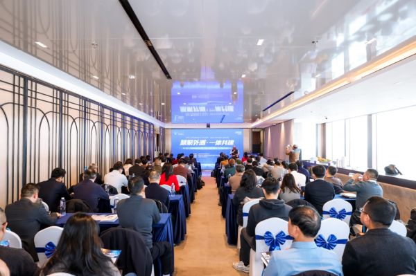 智能批阅机赋能精准教学，判判批阅机在沪获一线教师“抢着用” 