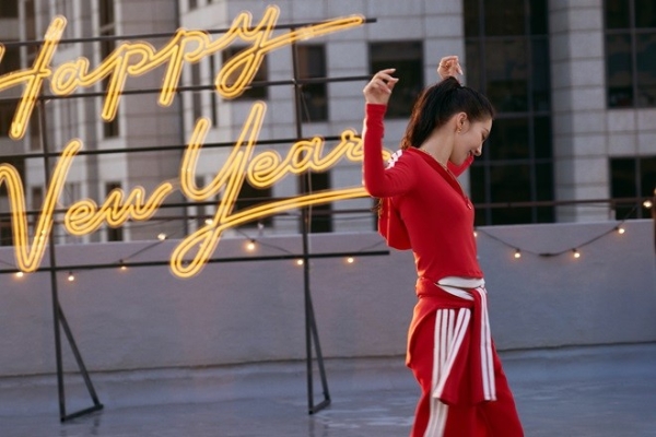 以信念为缰，驭光而上—— adidas Sportswear 2026马年系列上市 
