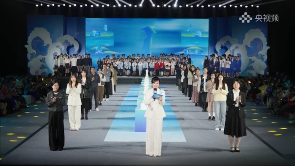 临危不乱显功底 刘小唯央视频直播诠释主持人专业内核 