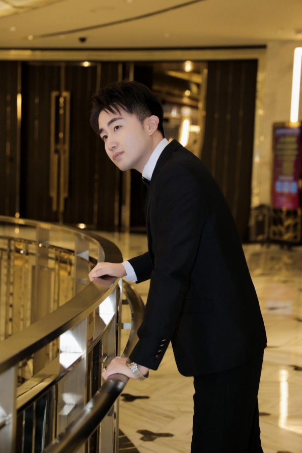 刘德华王成岳:光影交织共绘角色灵魂画卷探寻演技深度与人生温度 