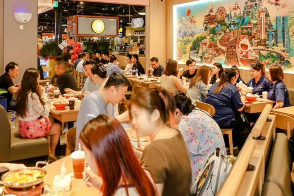 从港股主板到狮城街头：遇见小面500店落子新加坡，重塑中式餐饮全球化路径 