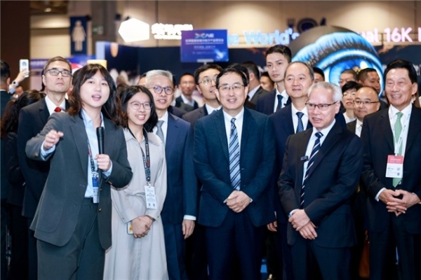 粤澳领导点赞“湾区智造”，视源股份硬核科技亮相AIE 