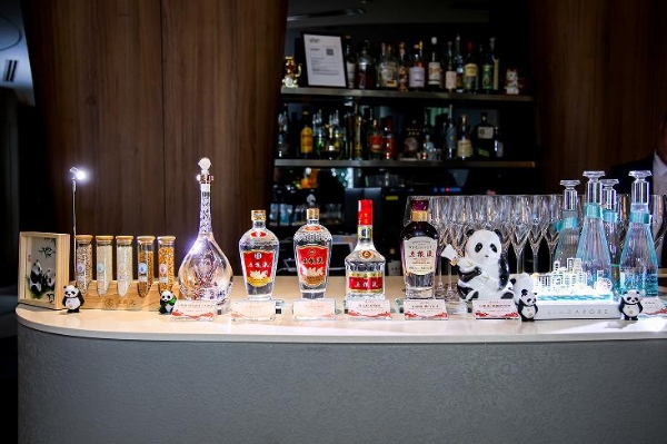  五粮液新加坡高端私宴：南洋风韵与大国浓香的交响共鸣 