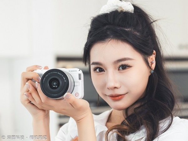  原厂F1.2杀入三千元后 佳能APS-C专微镜头如何选？ 