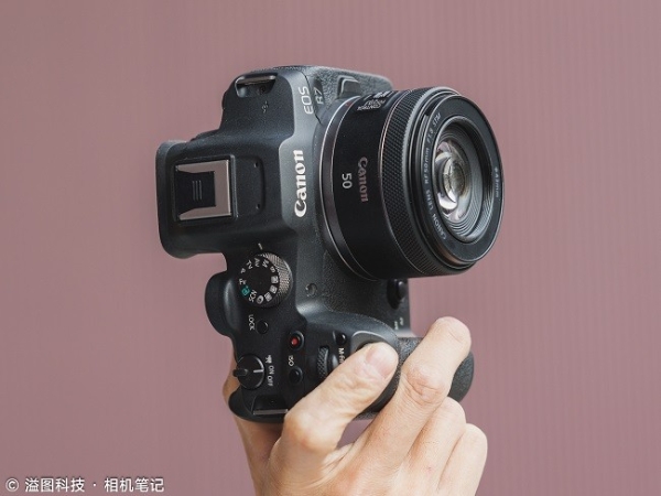  原厂F1.2杀入三千元后 佳能APS-C专微镜头如何选？ 