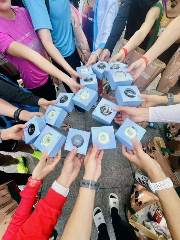 闪耀深马！充客·闪电队330方阵：我们的每一步，都有光 