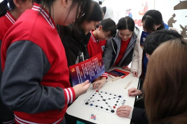 一天逛遍11国？！海淀这所特色校“玩”出全球胜任力 