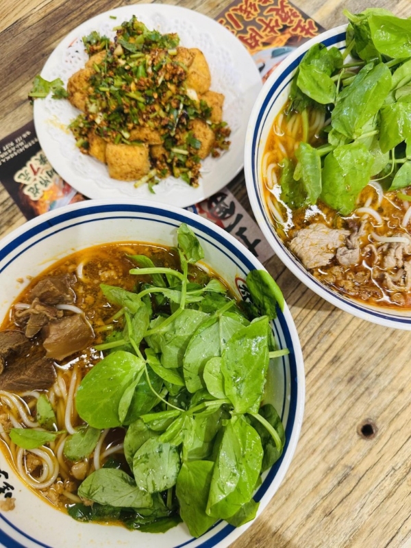 800亩自建基地：乔杉杉生烫牛肉米线用供应链革命筑牢“鲜度护城河” 