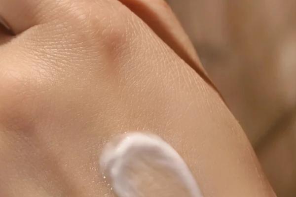 为什么我会推荐你试试hfp淡纹紧致嘭弹面霜 