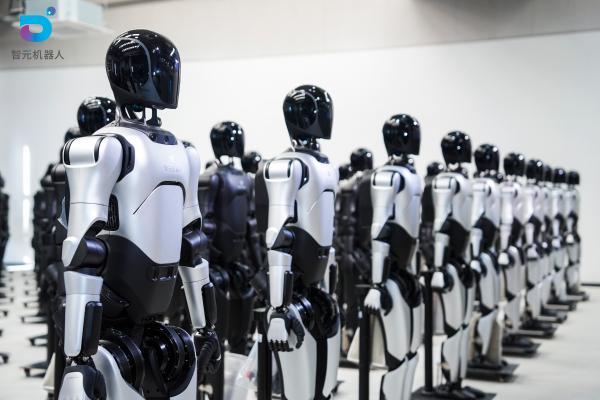 智元第5000台通用具身机器人量产下线，灵犀X2交付黄晓明工作室 